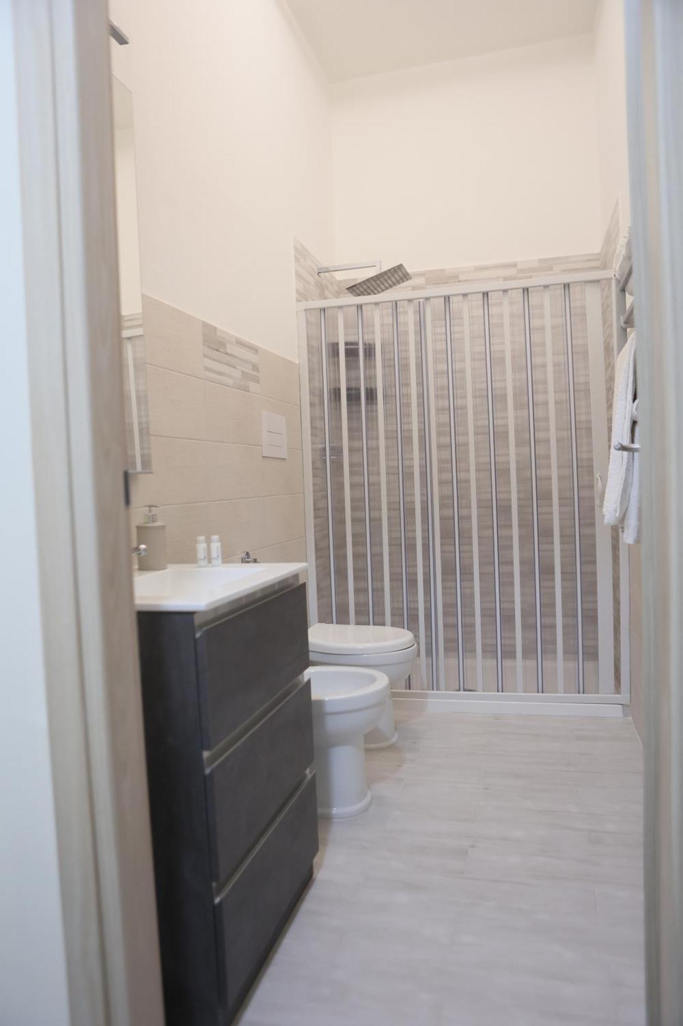 Ripa Alta Room'S Cerignola Buitenkant foto